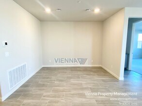 7441 Moon Dream Wy in Roseville, CA - Building Photo - Building Photo