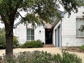 600 Huntersridge Ct in Irving, TX - Building Photo - Building Photo