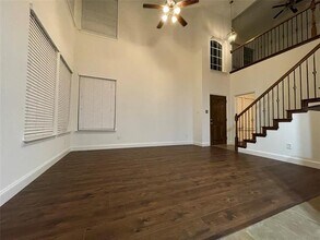 255 Sherburne St in Lewisville, TX - Building Photo - Building Photo