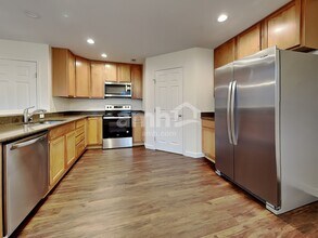 10032 Terra Court Southeast in Yelm, WA - Foto de edificio - Building Photo