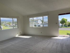 1095 Maohu St in Makawao, HI - Building Photo - Building Photo