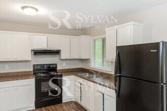 683 Roxbury Dr in Riverdale, GA - Building Photo - Building Photo