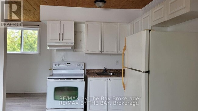 280-280 River Rd E in Wasaga Beach, ON - Building Photo - Building Photo