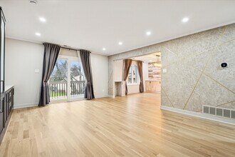 42 Golf Club Dr in Langhorne, PA - Building Photo - Building Photo