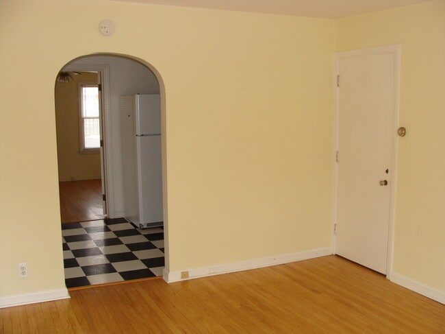 677 Deer St, Unit 677 Deer Street in Plymouth, MI - Foto de edificio - Building Photo