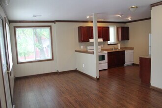 7 S Main St in Harrison Township, NJ - Building Photo - Building Photo