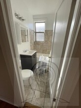 1365 W Estes Ave in Chicago, IL - Building Photo - Building Photo