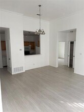 989 Lake Dr in Grand Prairie, TX - Foto de edificio - Building Photo