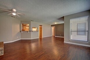 9204 Sedgemoor Trail in Austin, TX - Building Photo