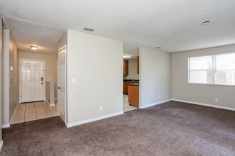 10827 Kuralei Dr in Jacksonville, FL - Foto de edificio - Building Photo