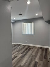 1346 E Vernon Ave, Unit 1346 in Los Angeles, CA - Foto de edificio - Building Photo