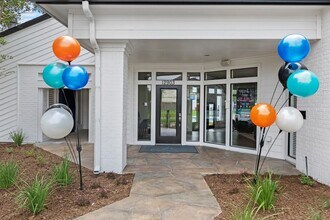 Mia LXMI Westchase West in Houston, TX - Foto de edificio - Building Photo