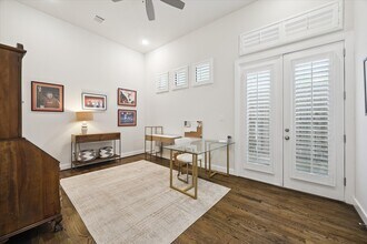 4721 Banning Dr in Houston, TX - Building Photo - Building Photo