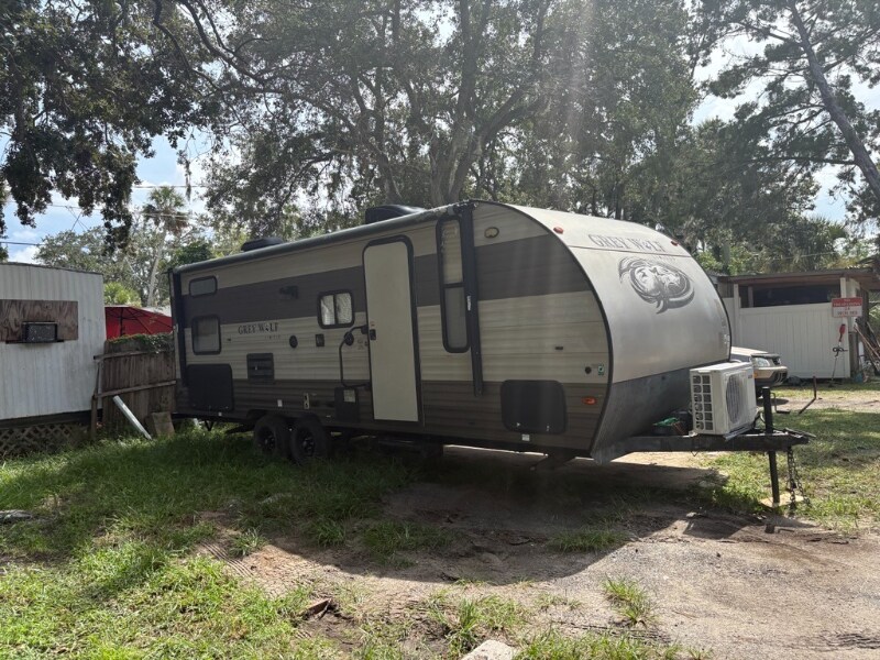 622 N Beach St in Daytona Beach, FL - Building Photo