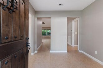 11 Whittier Dr in Friendswood, TX - Building Photo - Building Photo