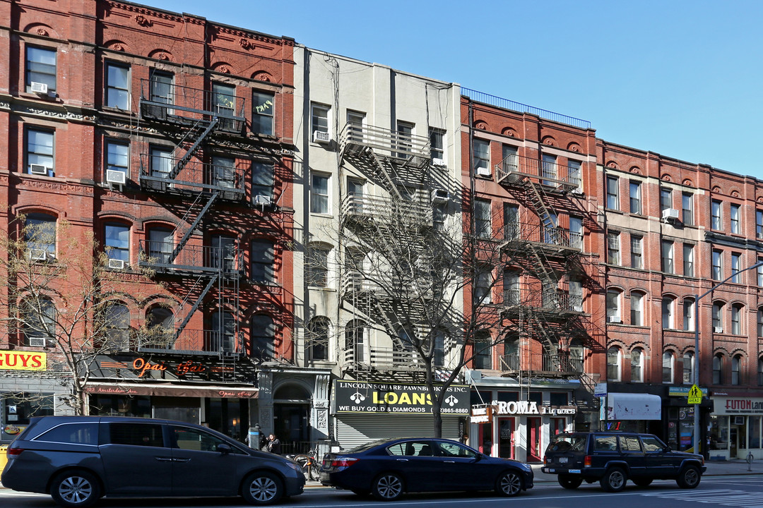 724 Amsterdam Ave in New York, NY - Foto de edificio