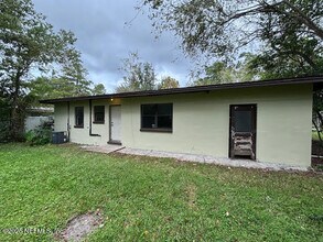 5302 Janice Cir S in Jacksonville, FL - Building Photo - Building Photo