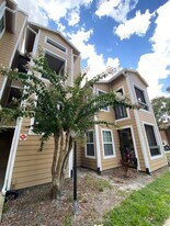5600 Devonbriar Way in Orlando, FL - Building Photo