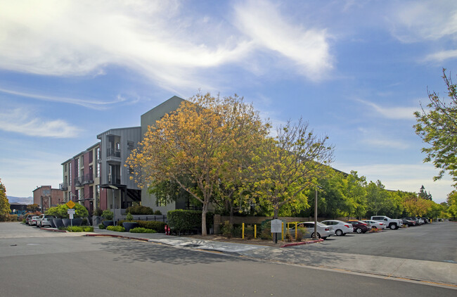 350 E Mission St in San Jose, CA - Building Photo - Building Photo