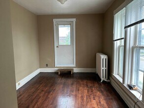 705 E Grand Ave-Unit -705 E Grand Ave Unit 3 in Eau Claire, WI - Foto de edificio - Building Photo