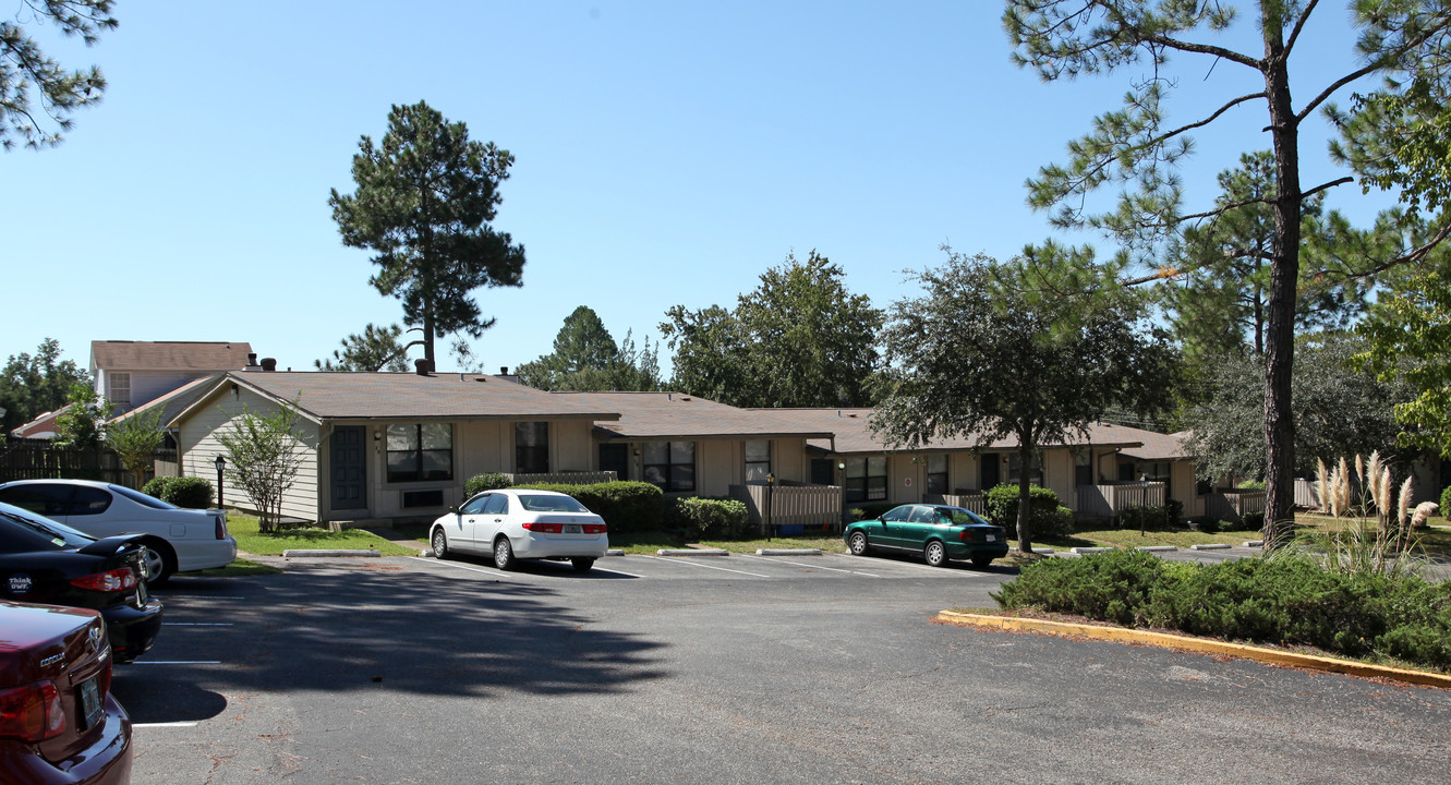 Hillview Terrace Apartments in Pensacola, FL - Building Photo