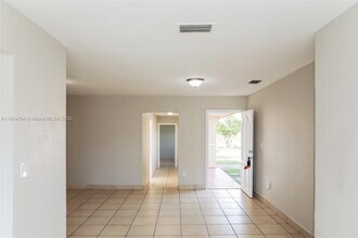 1031 NW 178th Terrace in Miami, FL - Building Photo - Building Photo