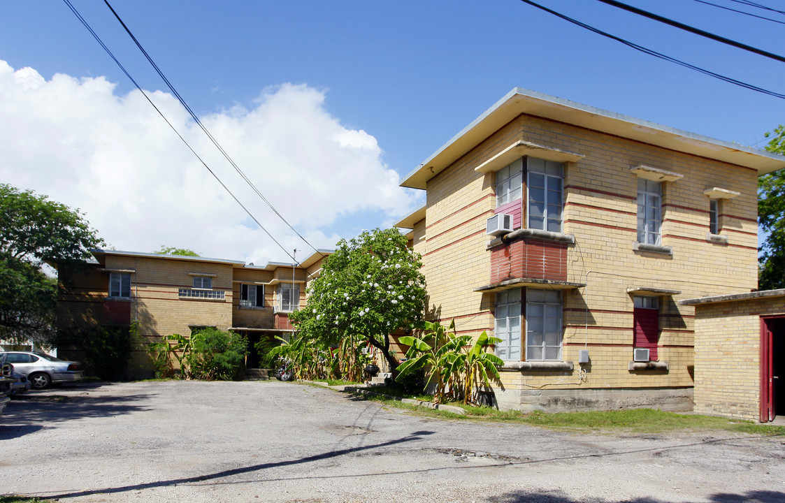 1302 Sixth St in Corpus Christi, TX - Building Photo