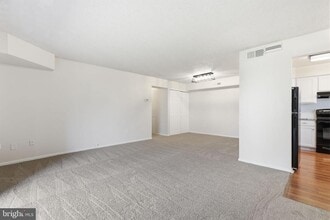 2014 Barry Ct in Holland, PA - Building Photo - Building Photo