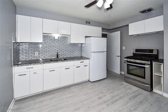 2346 Westmoor Rd in Rocky River, OH - Building Photo - Building Photo