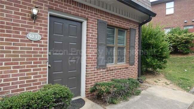 5037 Top Cat Ct in Sugar Hill, GA - Building Photo - Building Photo
