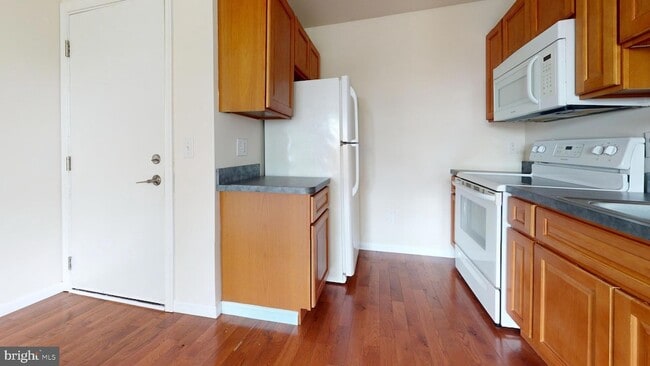 4834 Penn St, Unit 17 in Philadelphia, PA - Building Photo - Building Photo