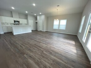 227 County Rd 5017 in Cleveland, TX - Building Photo - Building Photo