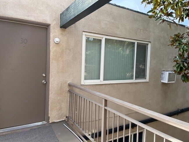 700 N East End Ave in Pomona, CA - Building Photo - Building Photo