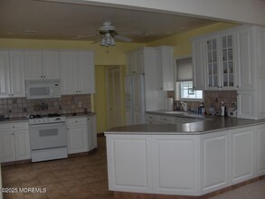 327 Woodland Ave in Avon By The Sea, NJ - Building Photo - Building Photo