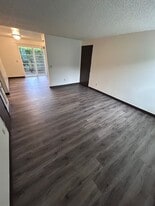 401 Ranch Rd, Unit A1 in Reedsport, OR - Building Photo