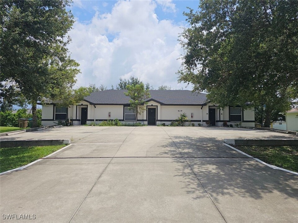 509 SE 6th Pl in Cape Coral, FL - Building Photo