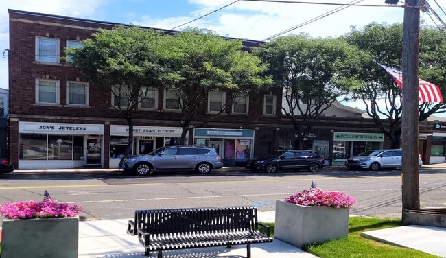 701 Main St, Unit Apt 1-1