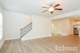 16 Ireland Pt in Dallas, GA - Building Photo