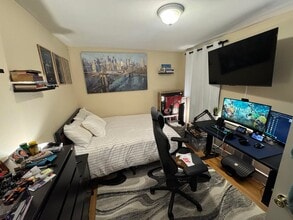 218 W 8th St, Unit 2 in Boston, MA - Building Photo - Building Photo