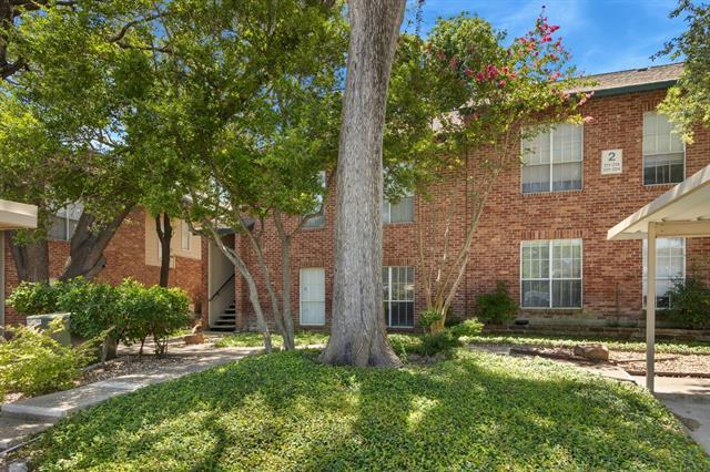 8601 Park Ln in Dallas, TX - Building Photo