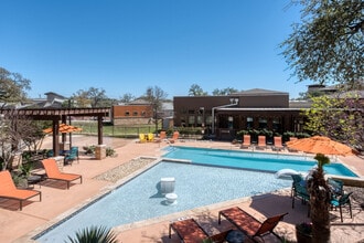 Rustico at Fair Oaks in Boerne, TX - Foto de edificio - Building Photo