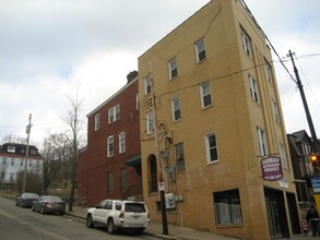 5437 Penn Ave, Unit 3 in Pittsburgh, PA - Foto de edificio - Building Photo