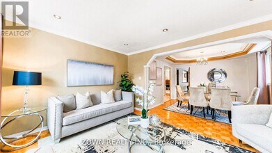 44 Adams Dr in Ajax, ON - Building Photo - Building Photo
