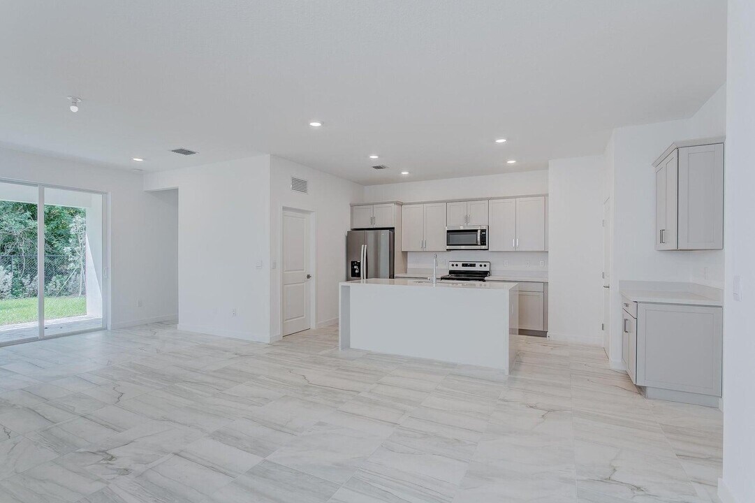 7188 Trotwood Ln in Jupiter, FL - Building Photo