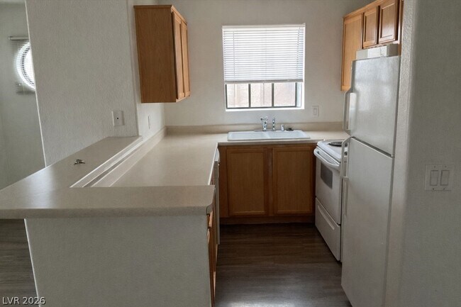 2971 Juniper Hills Blvd in Las Vegas, NV - Building Photo - Building Photo