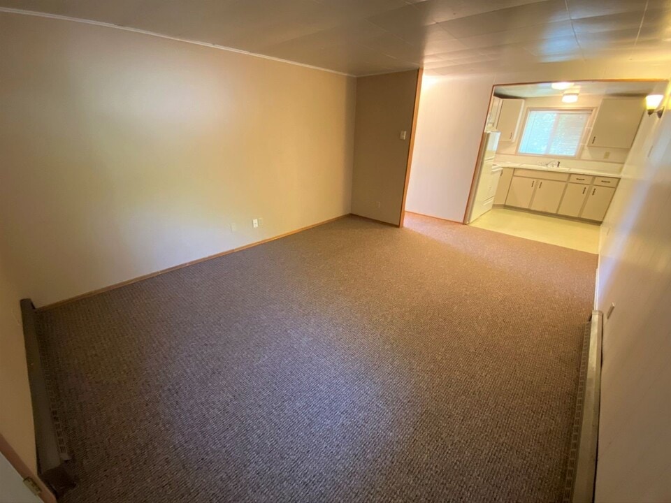 805 'C' St in Ellensburg, WA - Building Photo