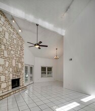 8421 Echo Creek Ln in San Antonio, TX - Building Photo - Building Photo