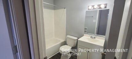 2908 Richmond Hwy in Richmond, VA - Foto de edificio - Building Photo