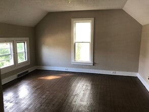 52 W 16th St in Holland, MI - Building Photo - Building Photo