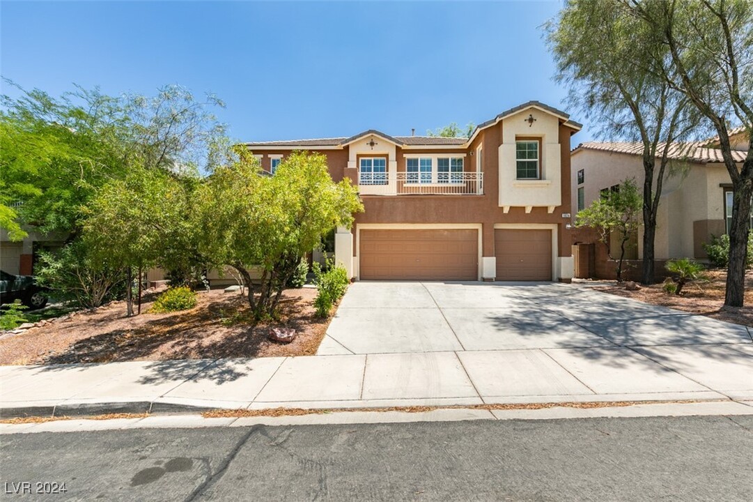 1026 Pleasing Plateau St in Henderson, NV - Building Photo